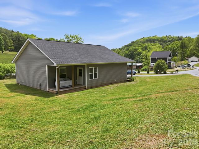 10 Scarlett Ridge Drive, Marshall, NC 28753