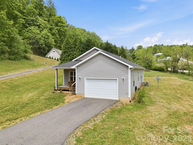 10 Scarlett Ridge Drive, Marshall, NC 28753