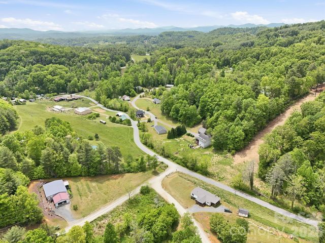 10 Scarlett Ridge Drive, Marshall, NC 28753