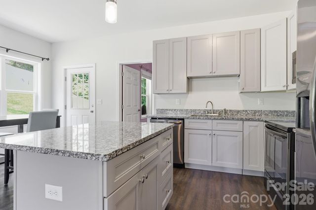 10 Scarlett Ridge Drive, Marshall, NC 28753