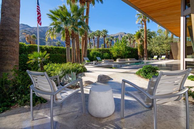 740 N Prescott Drive, Palm Springs, CA 92262