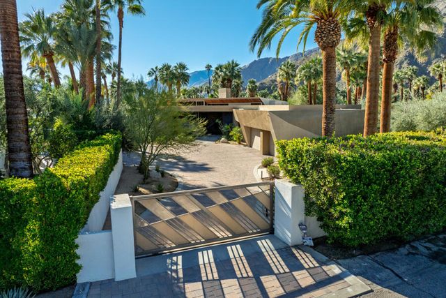 740 N Prescott Drive, Palm Springs, CA 92262