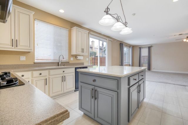 2833 Winged Foot Way, Modesto, CA 95355