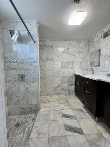 2117 W CLIFTON STREET, Tampa, FL 33603