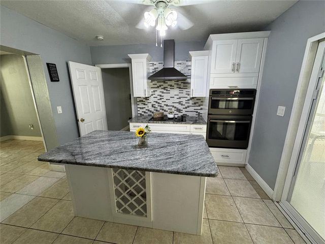2117 W CLIFTON STREET, Tampa, FL 33603