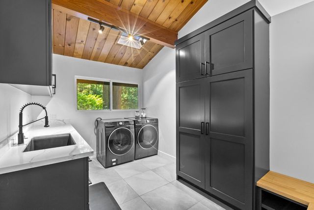 1855 Early Drive, Felton, CA 95018