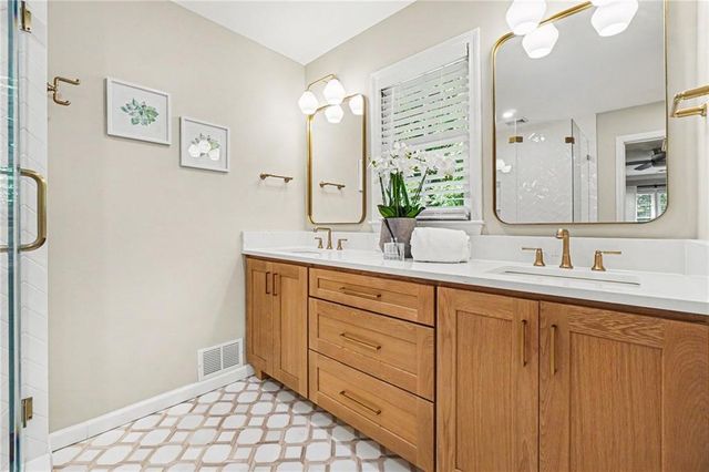 5038 Heatherdale Lane, Atlanta, GA 30360