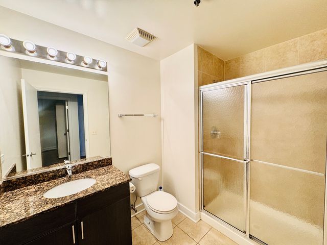 320 E 21st Street 805, Chicago, IL 60616