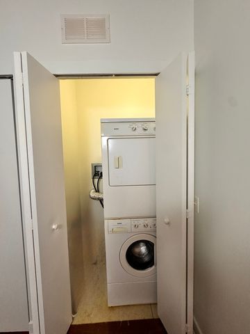 320 E 21st Street 805, Chicago, IL 60616