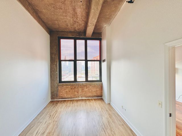 320 E 21st Street 805, Chicago, IL 60616