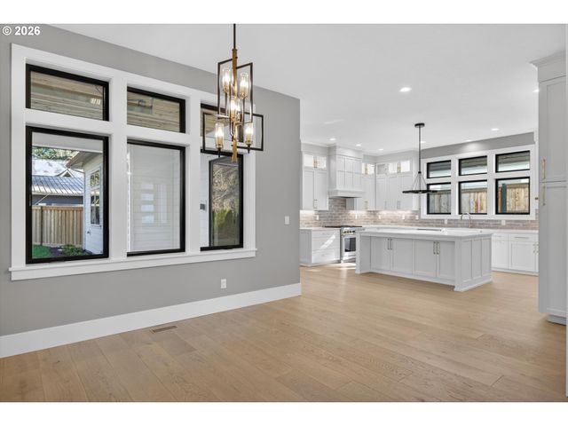 891 8TH St, Lake Oswego, OR 97034