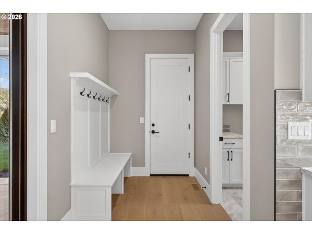 891 8TH St, Lake Oswego, OR 97034