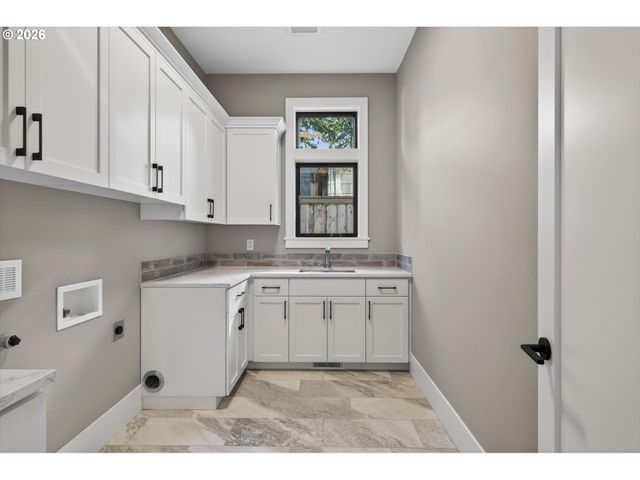 891 8TH St, Lake Oswego, OR 97034