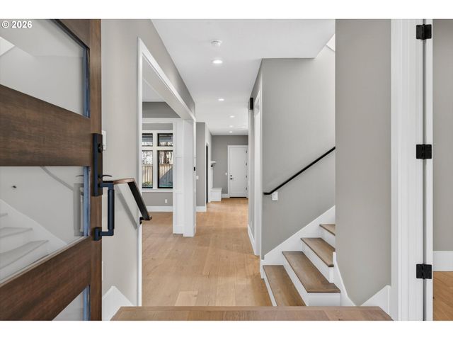 891 8TH St, Lake Oswego, OR 97034