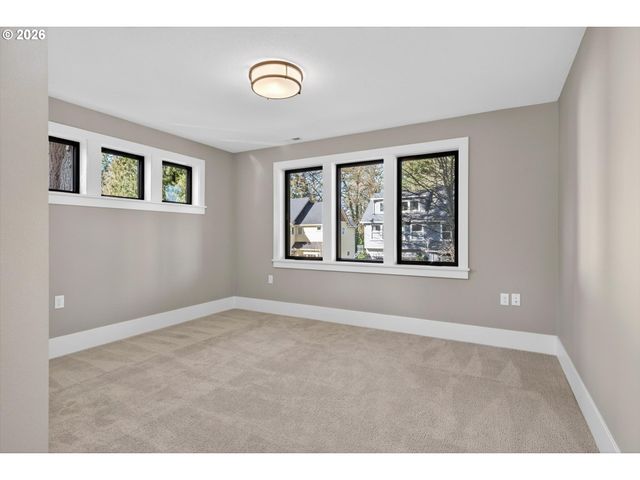 891 8TH St, Lake Oswego, OR 97034