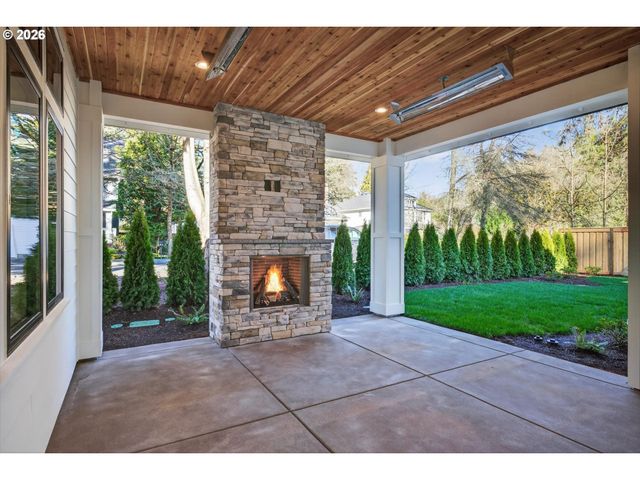 891 8TH St, Lake Oswego, OR 97034
