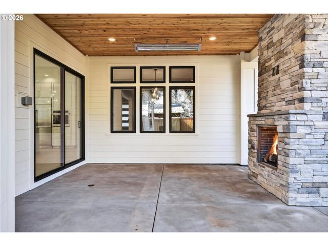 891 8TH St, Lake Oswego, OR 97034