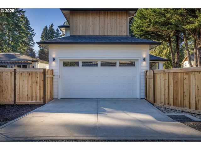 891 8TH St, Lake Oswego, OR 97034