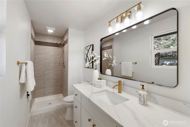 6918 Topaz Drive SW, Lakewood, WA 98498