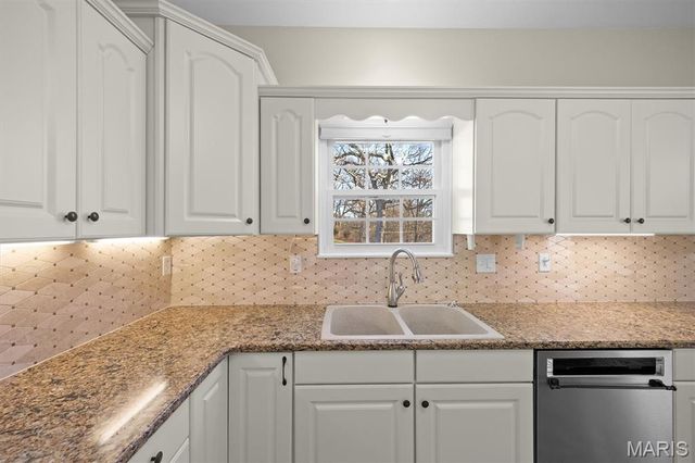 1675 Lakepointe Estates Drive, O'fallon, IL 62269