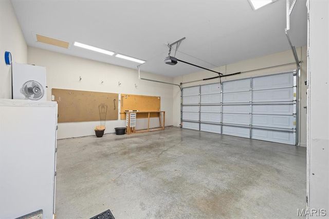 1675 Lakepointe Estates Drive, O'fallon, IL 62269