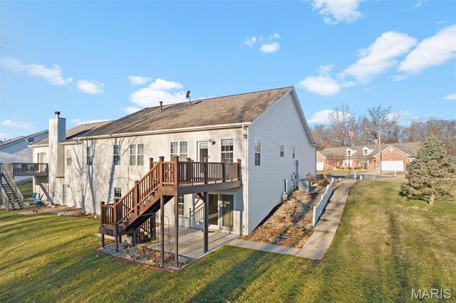 1675 Lakepointe Estates Drive, O'fallon, IL 62269