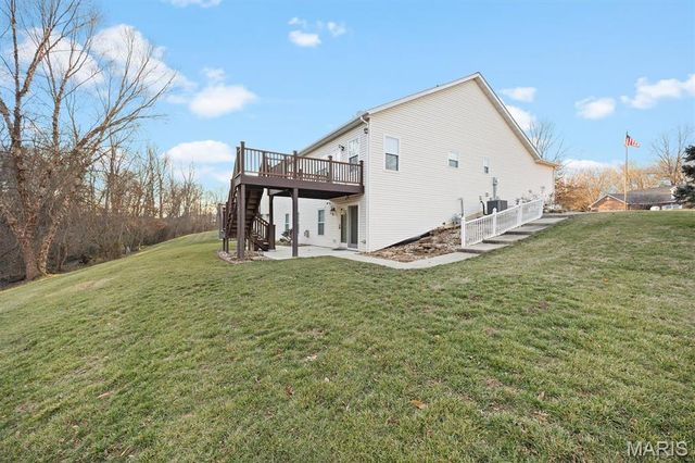 1675 Lakepointe Estates Drive, O'fallon, IL 62269