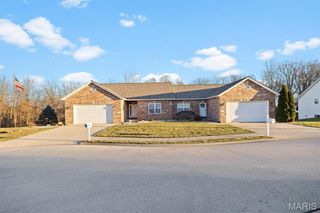 1675 Lakepointe Estates Drive, O'fallon, IL 62269