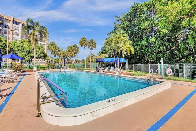 1100 Saint Charles Place 504, Pembroke Pines, FL 33026