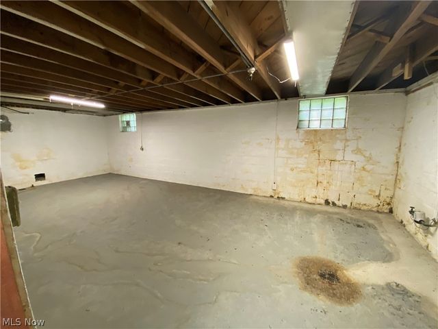 123 Alburn Drive, Youngstown, OH 44512