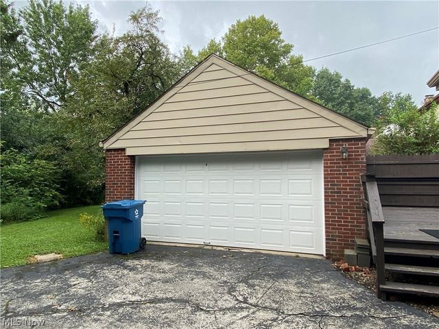 123 Alburn Drive, Youngstown, OH 44512