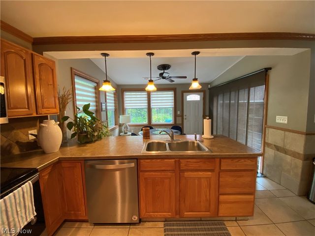 123 Alburn Drive, Youngstown, OH 44512