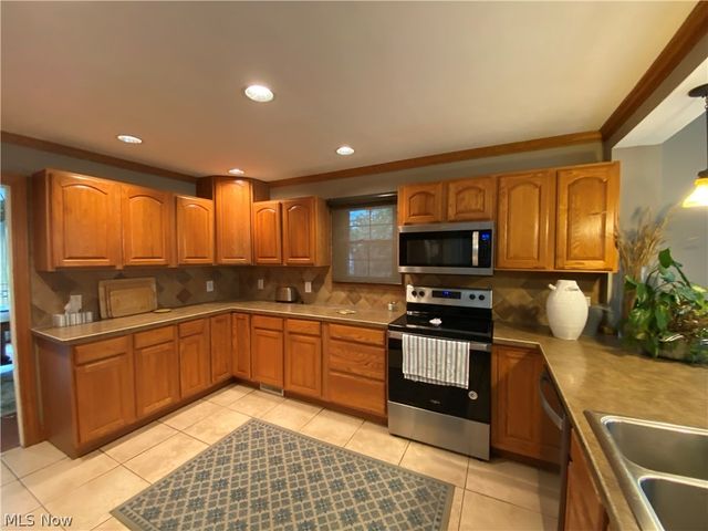123 Alburn Drive, Youngstown, OH 44512