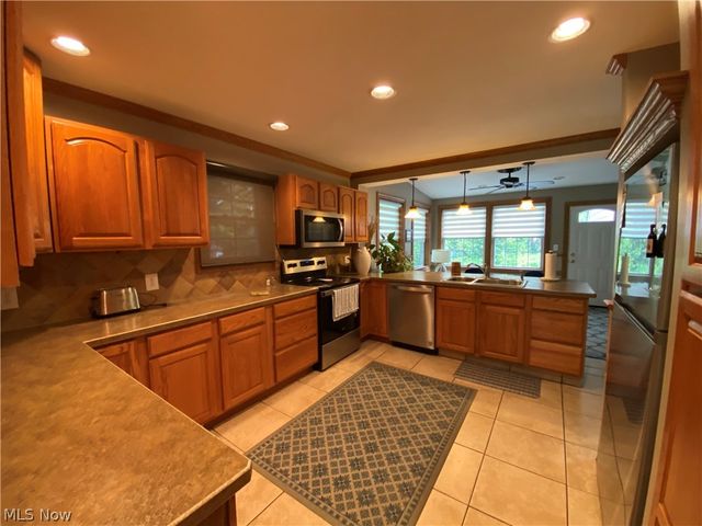 123 Alburn Drive, Youngstown, OH 44512