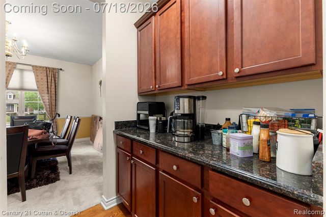 27363 Oxford Drive, Southfield, MI 48033