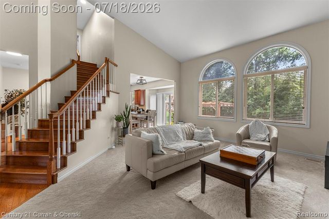 27363 Oxford Drive, Southfield, MI 48033