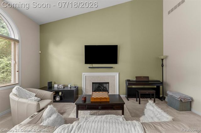 27363 Oxford Drive, Southfield, MI 48033