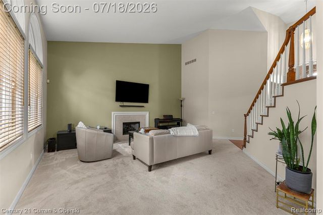 27363 Oxford Drive, Southfield, MI 48033