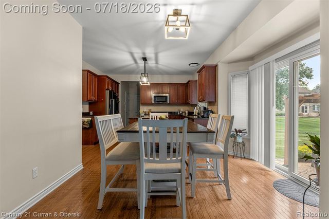 27363 Oxford Drive, Southfield, MI 48033
