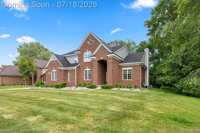 27363 Oxford Drive, Southfield, MI 48033