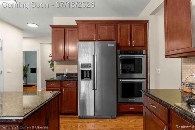 27363 Oxford Drive, Southfield, MI 48033