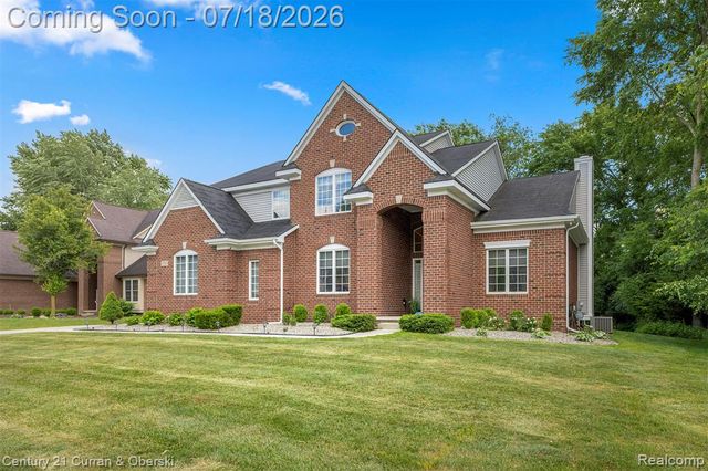27363 Oxford Drive, Southfield, MI 48033