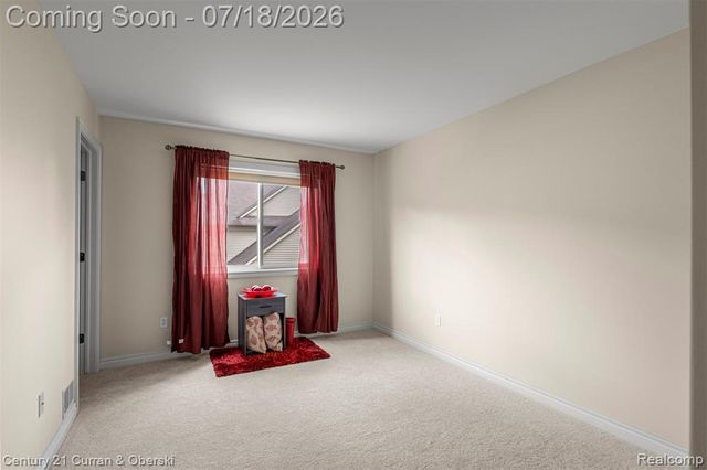 27363 Oxford Drive, Southfield, MI 48033