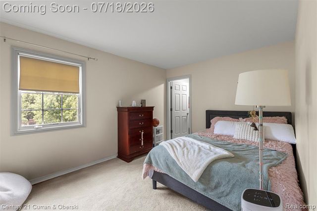 27363 Oxford Drive, Southfield, MI 48033