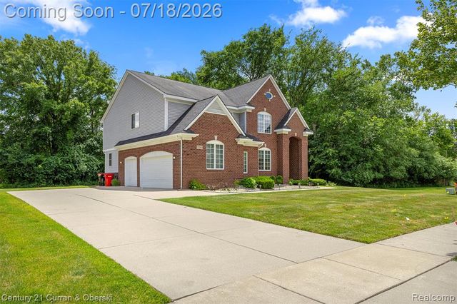 27363 Oxford Drive, Southfield, MI 48033
