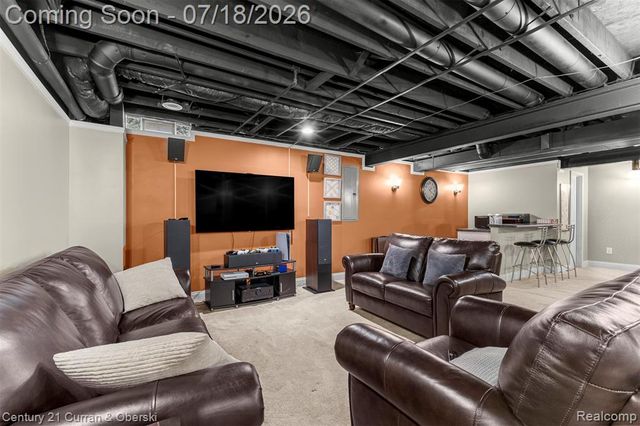 27363 Oxford Drive, Southfield, MI 48033