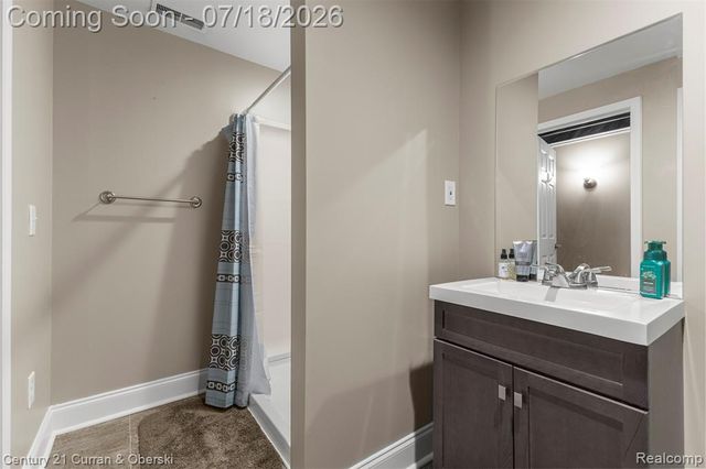 27363 Oxford Drive, Southfield, MI 48033