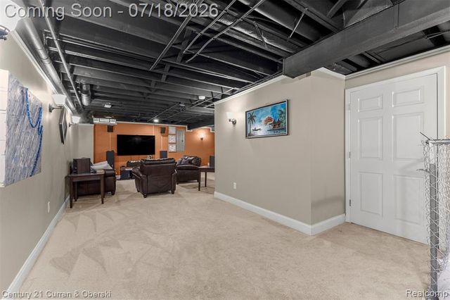 27363 Oxford Drive, Southfield, MI 48033