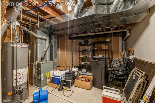 27363 Oxford Drive, Southfield, MI 48033