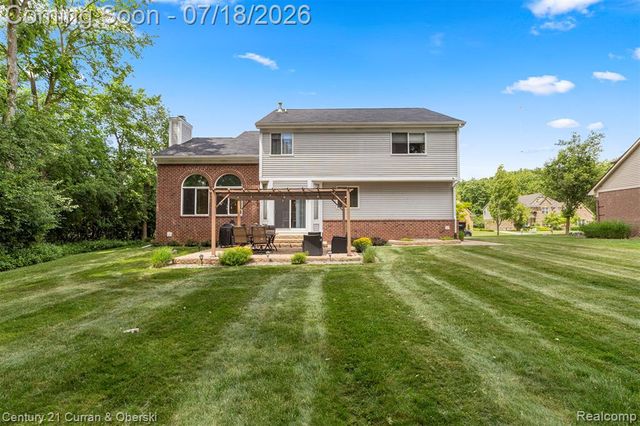27363 Oxford Drive, Southfield, MI 48033